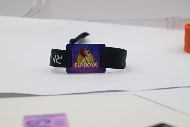 滴膠型的公交滴膠卡見過嗎？